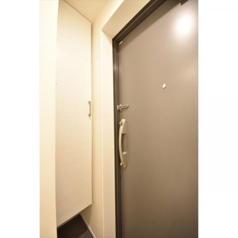 ル・クール渋谷本町の玄関