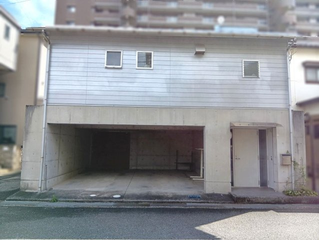 貸家(青柳町52-27)上久保邸の外観|外観は落ち着いています