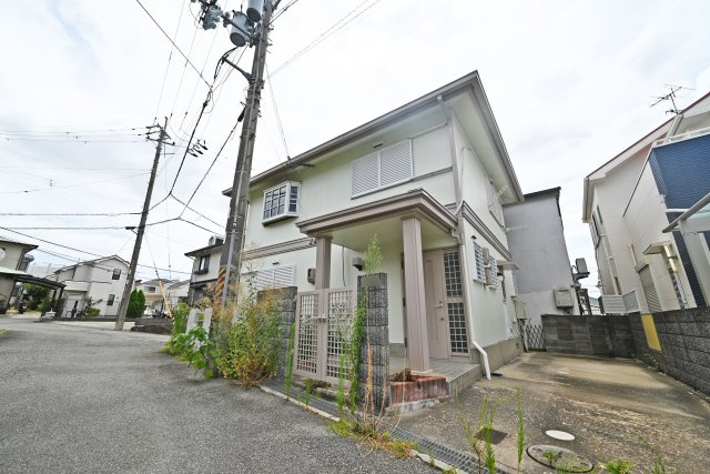 箕面市新稲6丁目中古一戸建て│3LDK+駐車2台可