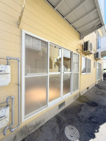 広島市西区草津新町１丁目のアパートのバルコニー