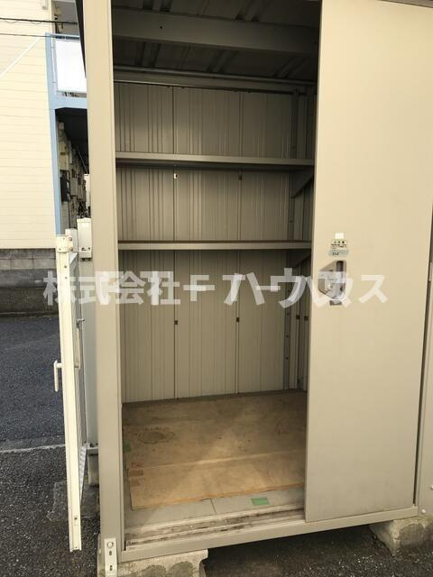 トリヴァンベール原木中山の玄関