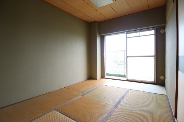 園田ダイヤハイツの和室|約6帖の和室