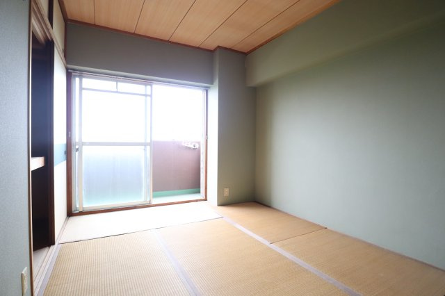 園田ダイヤハイツの和室|約6帖の和室