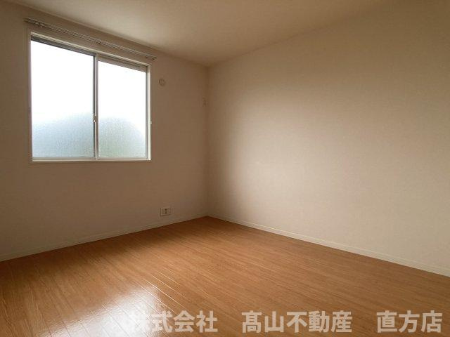 中間市中央５丁目のアパートの洋室