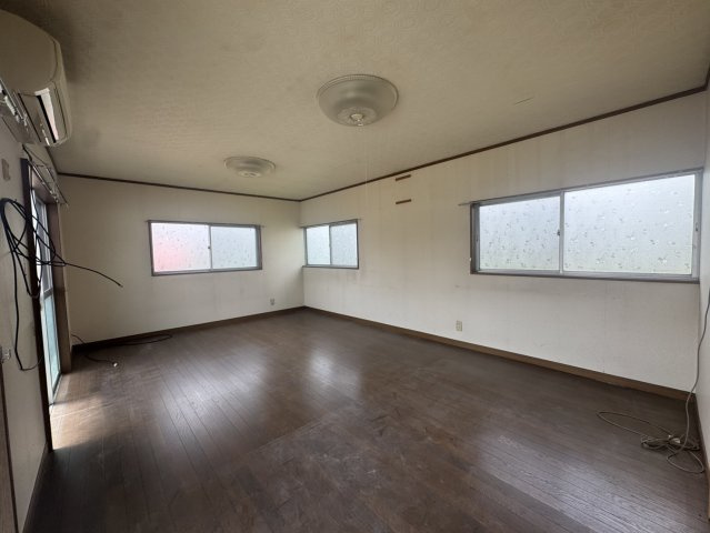 矢板市上町蔵付き中古住宅♪の洋室