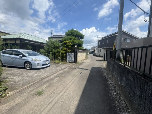 矢板市上町蔵付き中古住宅♪の前面道路含む現地写真