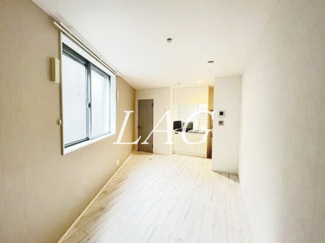 【居間・リビング】 | Ｉ－ＲＥＳＩＤＥＮＣＥ | 洋室のお部屋です。