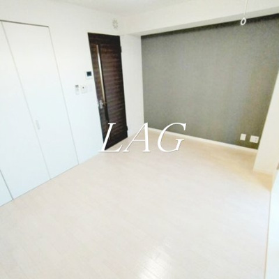 【居間・リビング】 | アレアデマン　Ⅱ | 洋室のお部屋です。