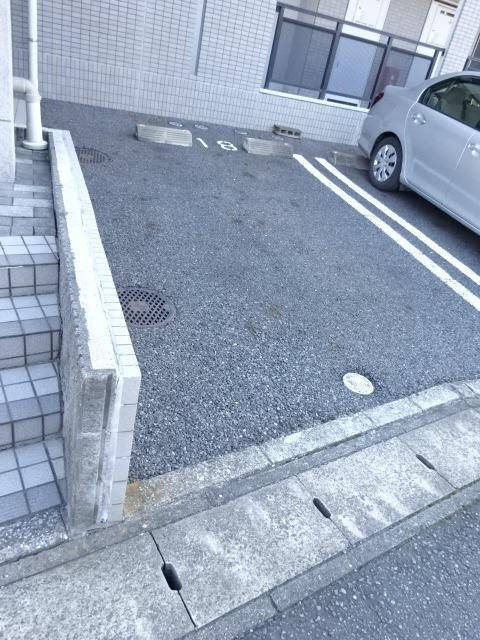 ベルクレーヌ２１の駐車場|駐車場