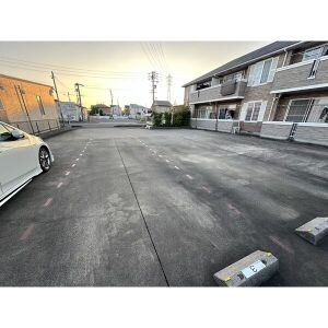 アルカンシェルの駐車場