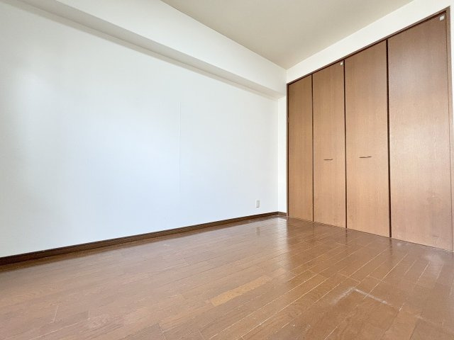 アスリート新大阪Ⅱの洋室