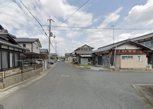 近江八幡市末広町　中古戸建の前面道路含む現地写真