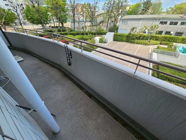 グランフェルティ本山のバルコニー
