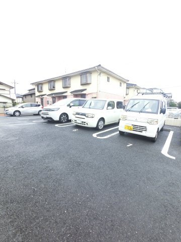 ラ・メゾンの駐車場