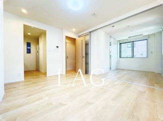 【居間・リビング】 | メゾンマコト | 洋室のお部屋です。