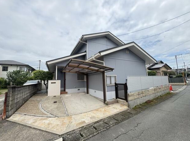熊本市中央区帯山７丁目の一戸建ての駐車場
