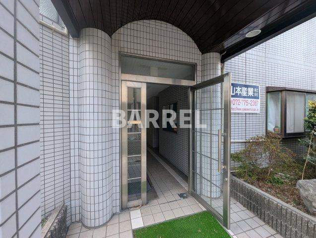 タクティ三津屋のエントランス