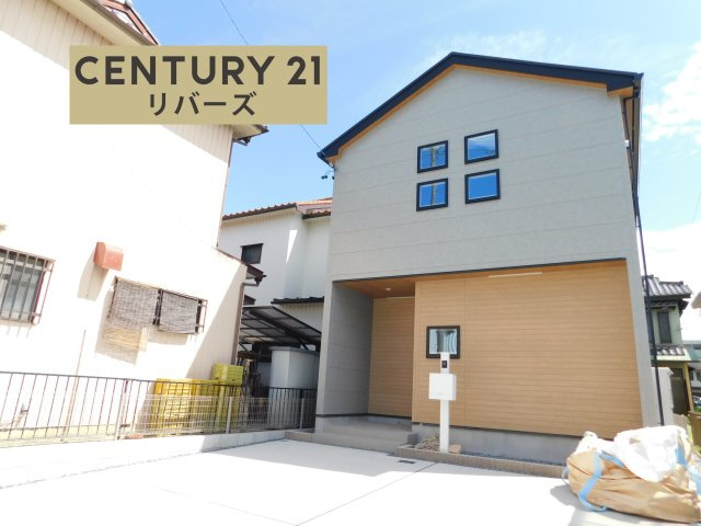 あま市甚目寺沖田の新築一戸建の外観|◇限定１棟◇　　いつでもご案内出来ます♪（お問合せ当日、平日、水曜、夜間でもＯＫ）　駐車並列２台ＯＫ！　南面に庭付き！　ＬＤＫ１７．２帖！　インナーバルコニー！　大型ファミリークローゼット完備♪