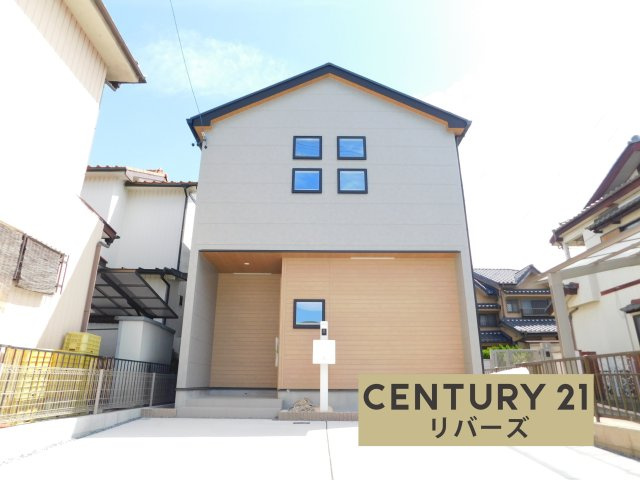 あま市甚目寺沖田の新築一戸建の外観|◇限定１棟◇　　いつでもご案内出来ます♪（お問合せ当日、平日、水曜、夜間でもＯＫ）　駐車並列２台ＯＫ！　南面に庭付き！　ＬＤＫ１７．２帖！　インナーバルコニー！　大型ファミリークローゼット完備♪