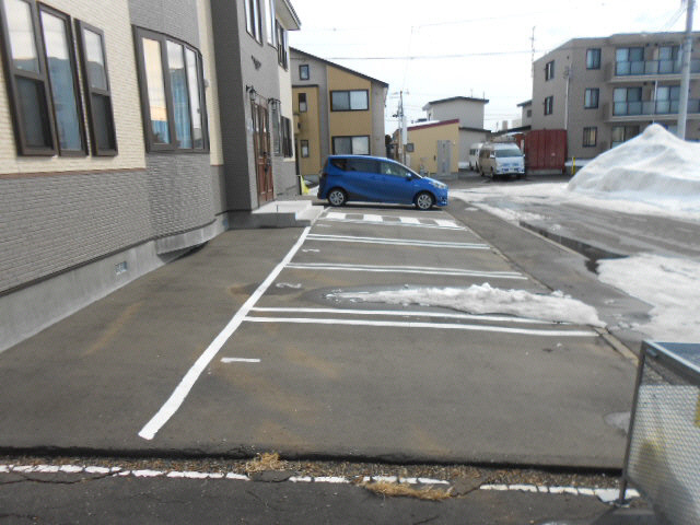 アビタパークサイド昭和Ⅱの駐車場