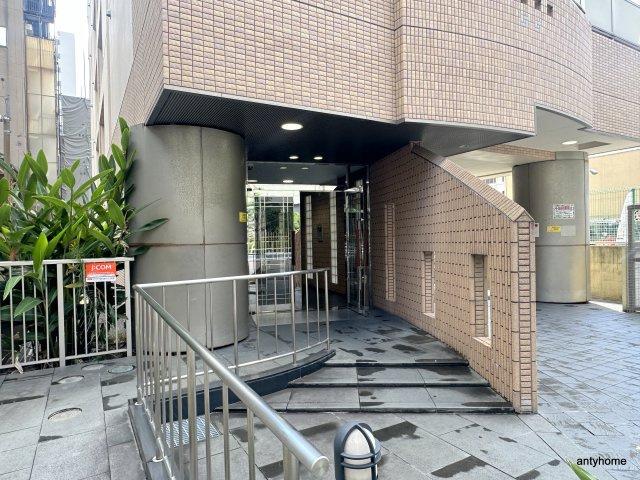 メゾン・デ・ノムラ東心斎橋　仲介手数料無料のエントランス