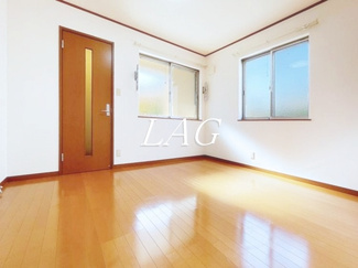 【居間・リビング】 | 信濃ハイツ | 洋室のお部屋です。