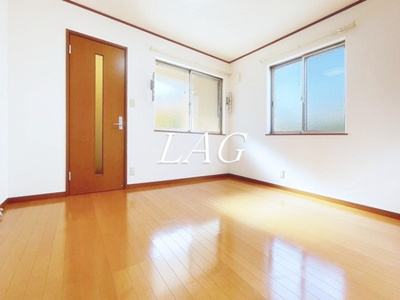 【居間・リビング】 | 信濃ハイツ | 洋室のお部屋です。