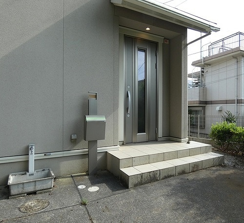 【エントランス】 | 三鷹市中原2丁目戸建（ウエスト）