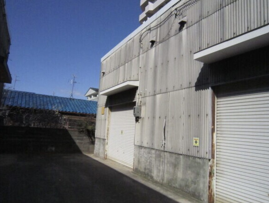 岸和田市倉庫