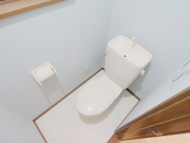 西本貸家のトイレ