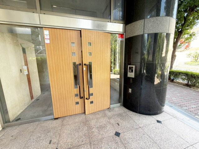 アビタシオン橋本Ⅱのエントランス