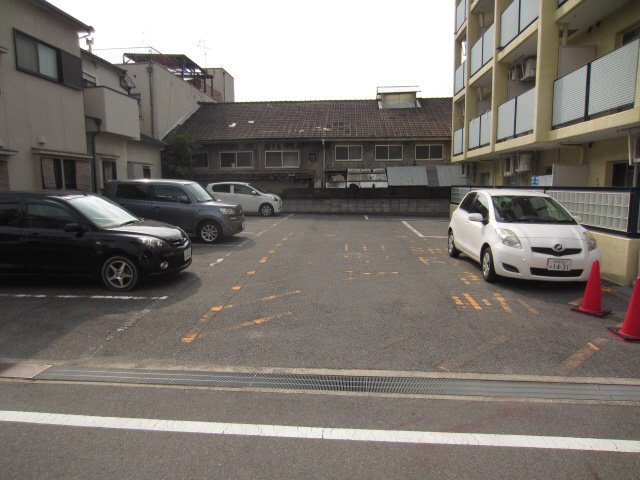 【駐車場】