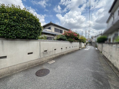 【前面道路含む現地写真】 | 上野芝町８丁　売土地　３区画 | 親切・丁寧を心がけ、お客様目線で物件探しのお手伝いをさせて頂きます♪お気軽にお問い合わせください！