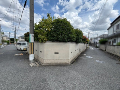 【前面道路含む現地写真】 | 上野芝町８丁　売土地　３区画 | ココカラファインまで約1040ｍ！消耗品のお買い物にも便利ですよ！