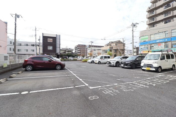 ＧＲＡＮＤ ＲＩＳＥ 住居の駐車場|駐車場