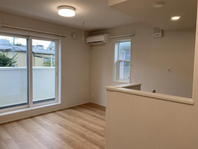メゾンド島の居間・リビング