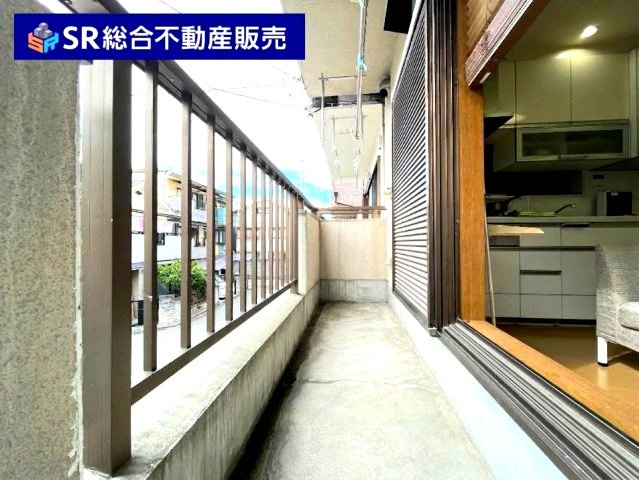 新町中古戸建の設備|玄関はタッチキー式なのでスムーズに鍵の開け閉めができます◎