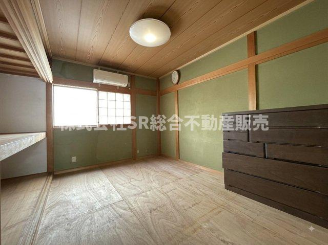 新町中古戸建の和室|2F　6.0帖。伝統的な日本家屋を感じさせてくれる空間です！（AIで残置物除去済）