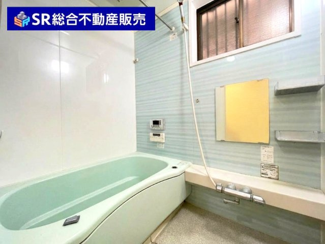 新町中古戸建の浴室|足を伸ばしてゆったりくつろげる浴室です！（AIで残置物除去済）
