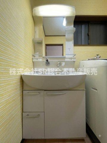 新町中古戸建の独立洗面台|洗面化粧台で朝の身支度に便利です！（AIで残置物除去済）