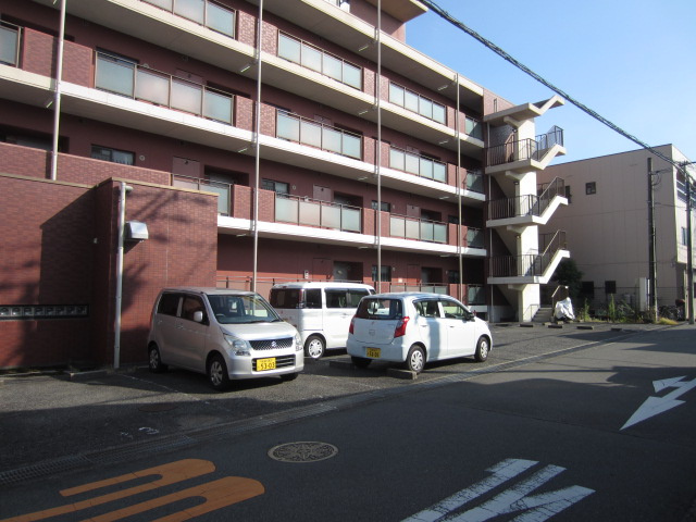 【駐車場】