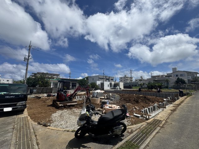 読谷村儀間2期（全3棟）の外観|※三方公道面♪西側6m♪南側5m♪北側4.2m♪※2026.8.20撮影