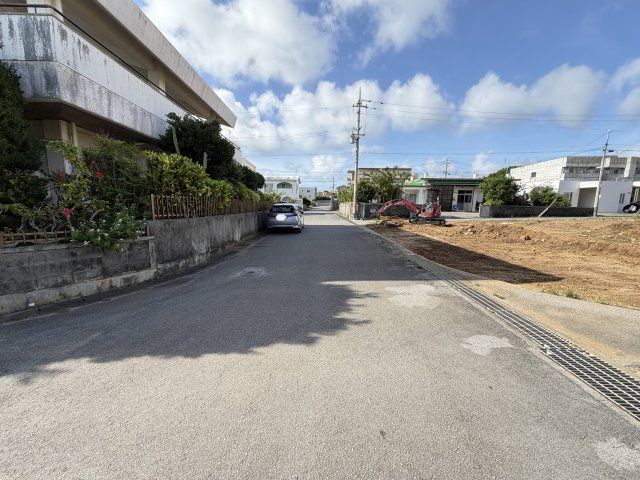 読谷村儀間2期（全3棟）の前面道路含む現地写真|※西側公道6m♪