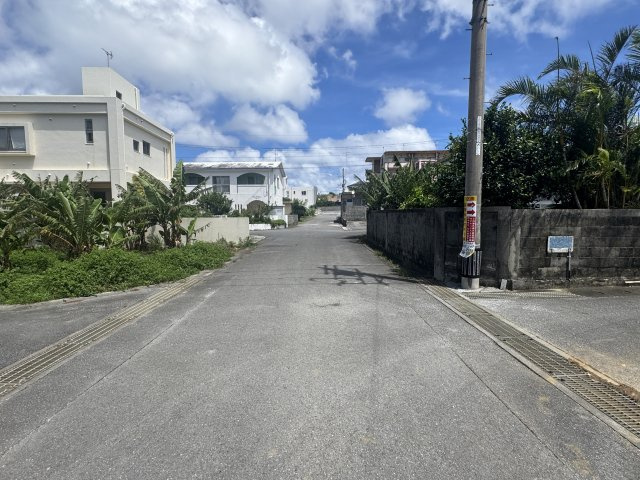 読谷村儀間2期（全3棟）の前面道路含む現地写真|※西側公道6m♪