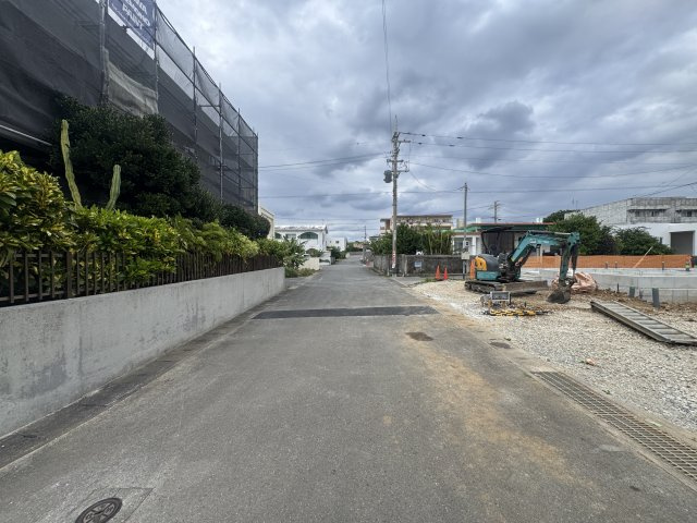読谷村儀間2期（全3棟）の前面道路含む現地写真|※西側公道6m♪