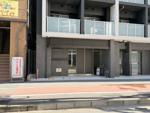 コンフォリア阿波座のエントランス