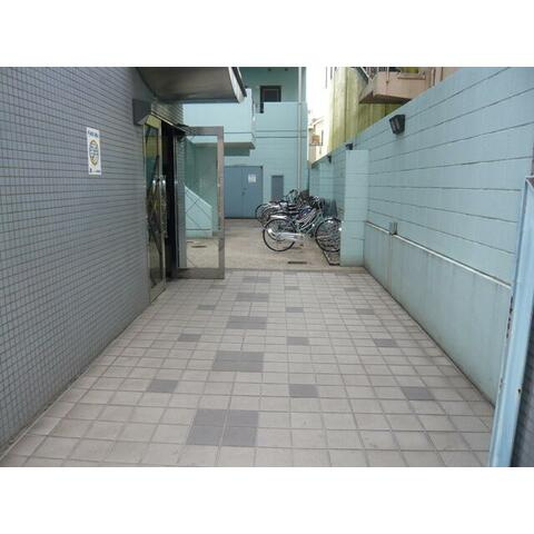 【エントランス】