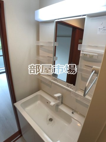 ヴィサージュ東日暮里の独立洗面台