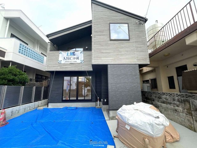 西原町小那覇の外観