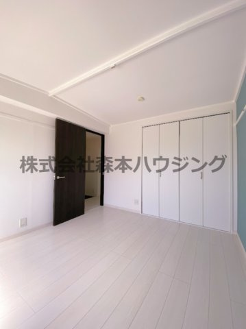 【洋室】 | 　春日ダイヤモンドハイム | 広々とした洋室です